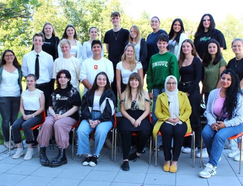 23 Auszubildende starten an der Berufsfachschule für Pflege in Donauwörth